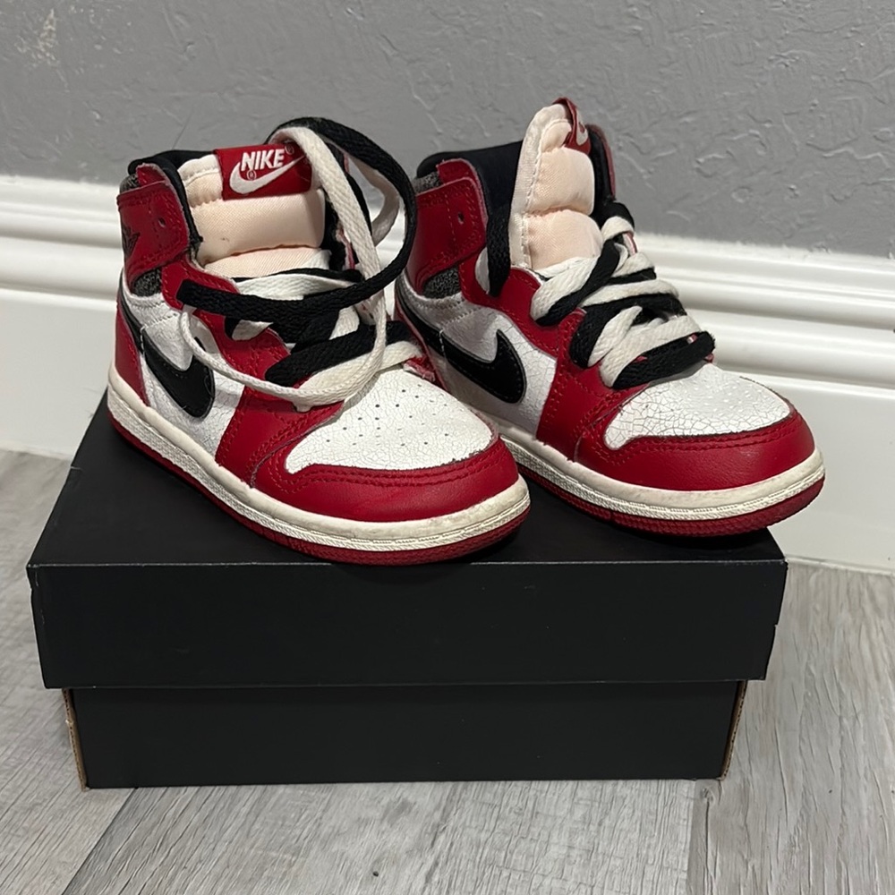 Nike Red and Black Sneakers High-Top